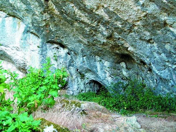 Cuevas de Valdegoba.