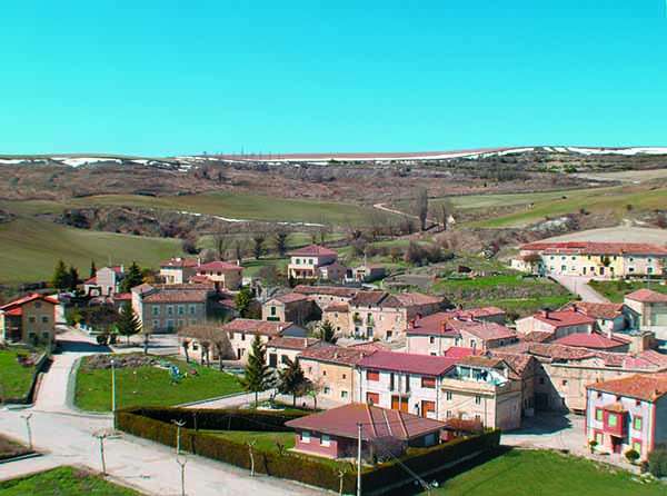 El entramado urbano de Villanueva de Río Ubierna forma un anfiteatro sobre tres laderas.