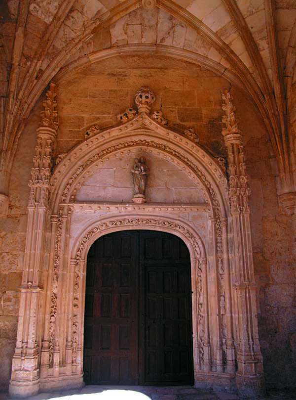 Portada de la iglesia de Nuestra Señora de la Asunción.